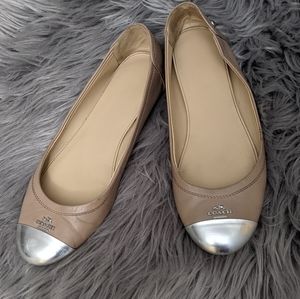 Coach Flat